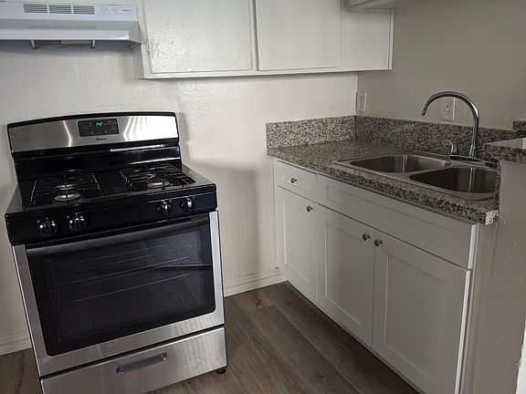 2nd image of 8762 Langdon Ave APT 206