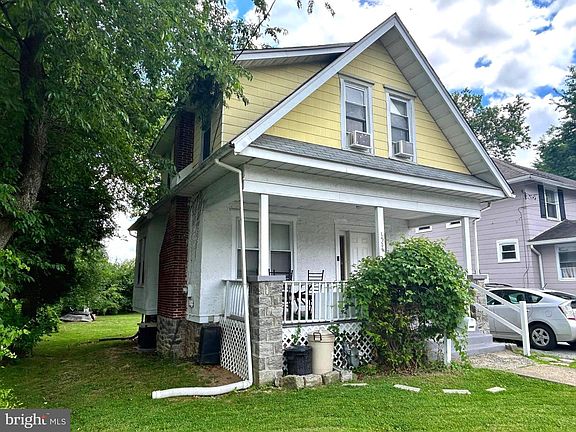 2nd image of 1525 Elmwood Ave