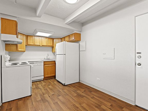 3rd image of 633 N Pearl St APT 101