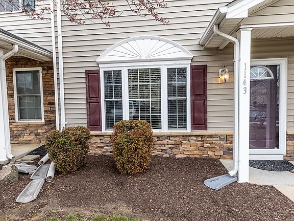 4th image of 1143 Wellington Dr