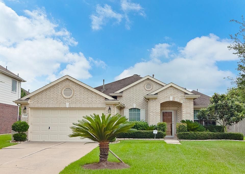 1st image of 2719 Willow Springs Ln