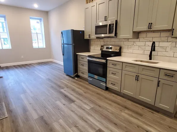 2221 N Franklin St, Philadelphia, PA 19133