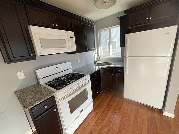 5th image of 198 Gervil St Floor 2