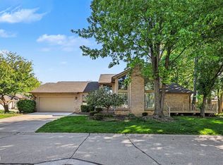 43052 W Kirkwood Dr, Clinton Township, MI 48038