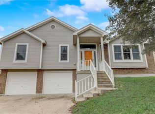 1017 Manse Dr, Raymore, MO 64083