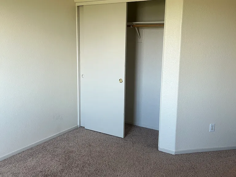 6047 Dresden Way — Photo 5