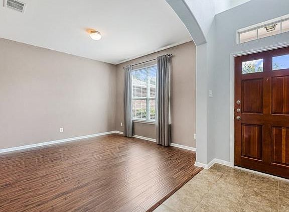 4th image of 2725 Tumbling River Dr