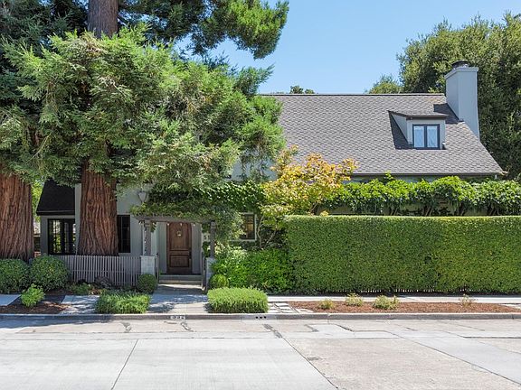 2nd image of 552 Kellogg Ave