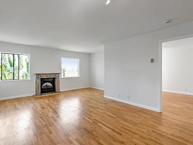 320 Peninsula Ave #413 — Photo 19