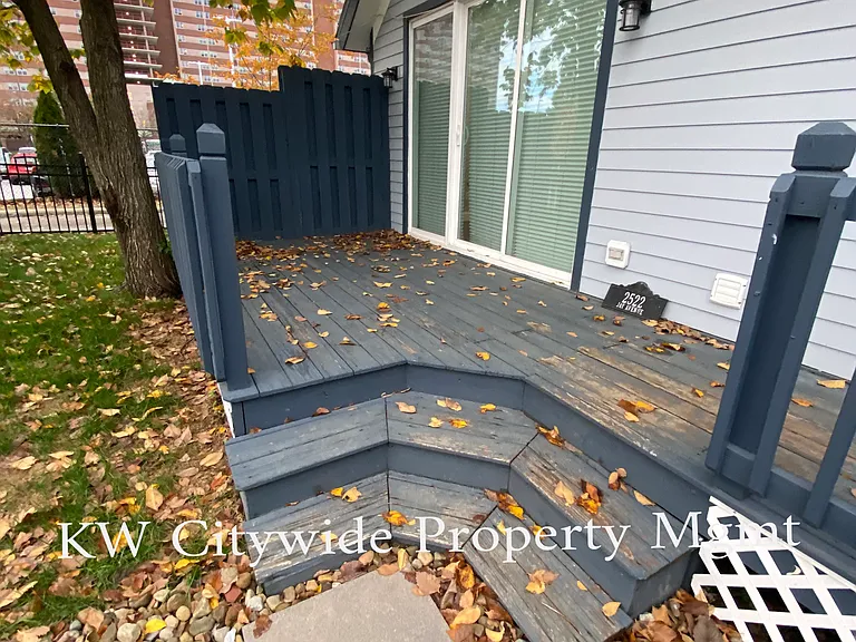 2522 Jay Ave — Photo 3