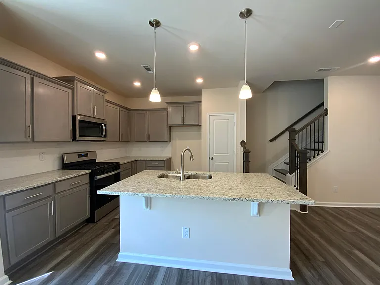 4015 Beckton Trl — Photo 4