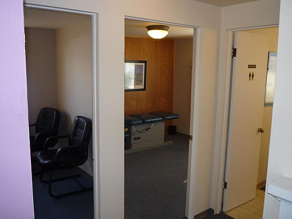 5th image of 421 B St NE