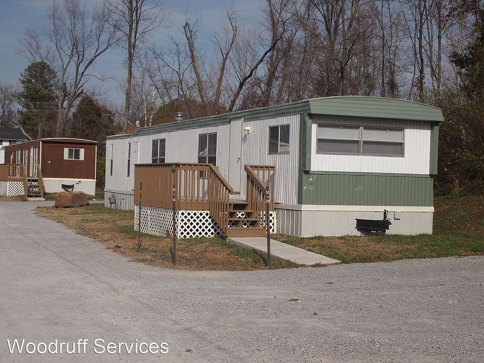 1st image of 70 Oak Hills Ln