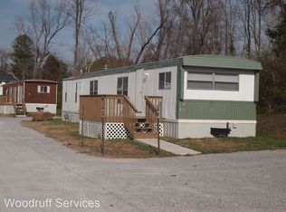 70 Oak Hills Ln, Carbondale, IL 62902