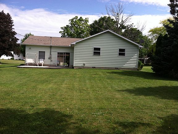 3rd image of 110 Hillcrest Dr