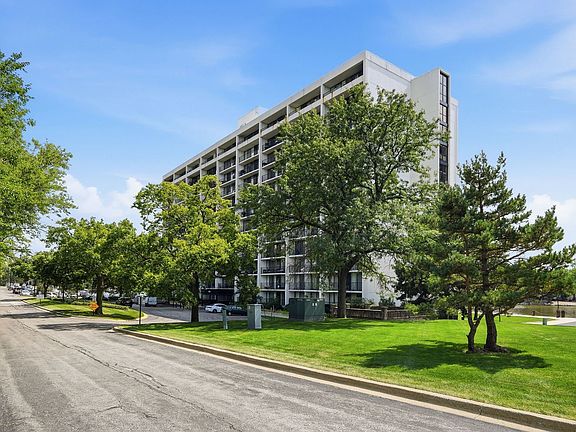 2nd image of 2015 S Finley Rd APT 804
