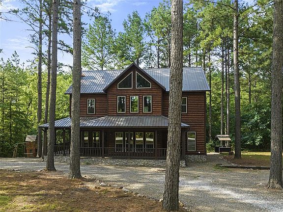 2nd image of 14 Lonely Oaks Trl