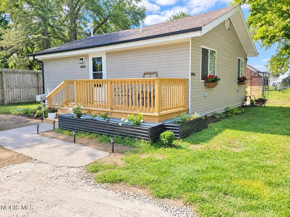 4905 Argonne Pl, Sylvania, OH 43560