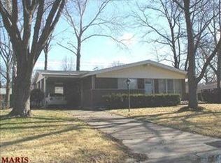 15 Tamma Ln, Hazelwood, MO