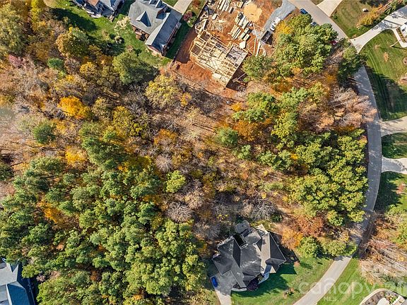 4th image of 589 Sunset Pointe Dr