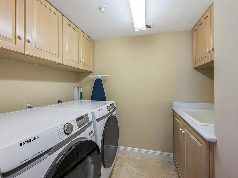 20 Seagate Dr #803 — Photo 34