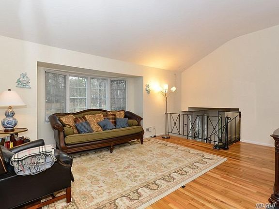 2nd image of 1154 Glen Cove Ave