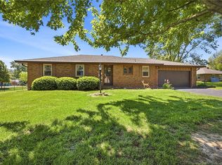 10413 W 49th St, Shawnee, KS 66203