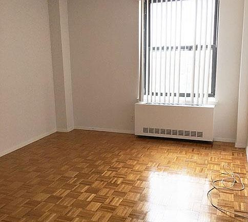 5th image of 201 W 74th St APT 15D
