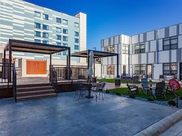 400 E Locust St Unit 102, Des Moines, IA 50309