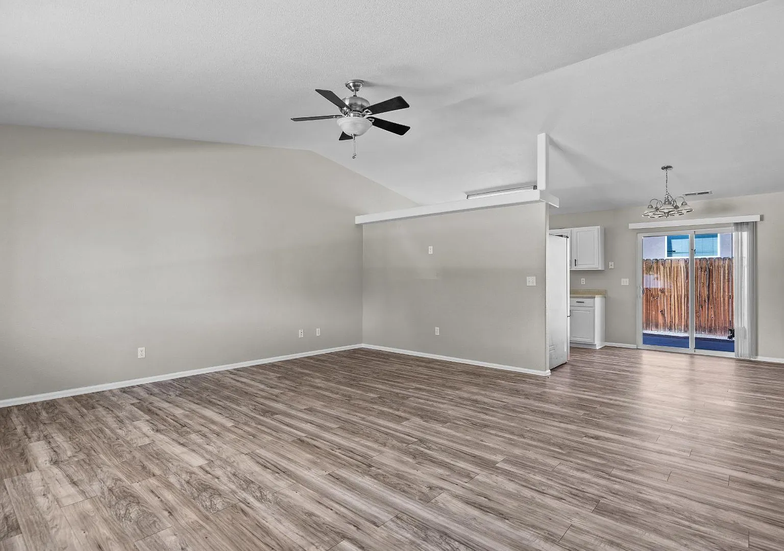 2952 Red Cloud Lane — Photo 3