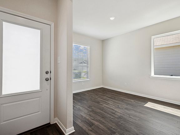 The private dining room sets the stage for incredible dinner parties or family game night.