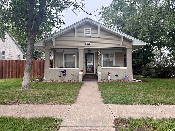 2nd image of 1700 W 7th St