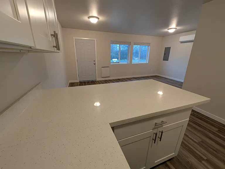 520 W Cushing St #1 — Photo 9