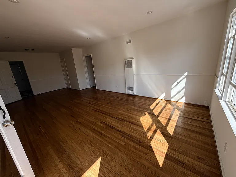 408 N Doheny Dr — Photo 10