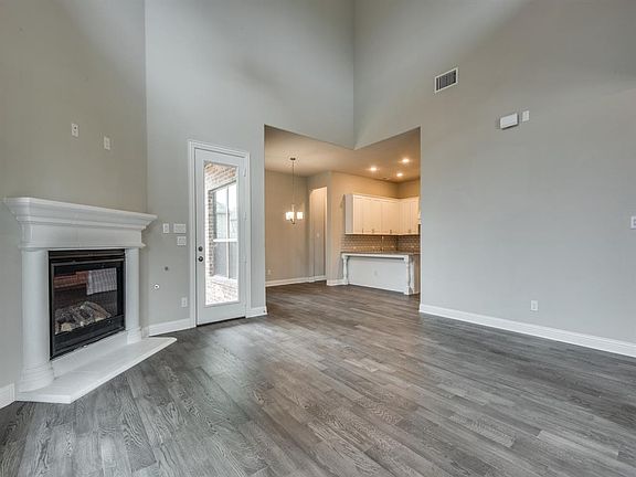 4th image of 7904 Desert Dunes Trl