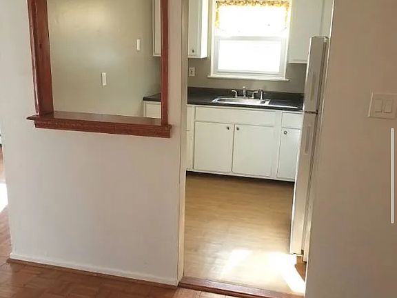 2nd image of 209 Weed Ave #1