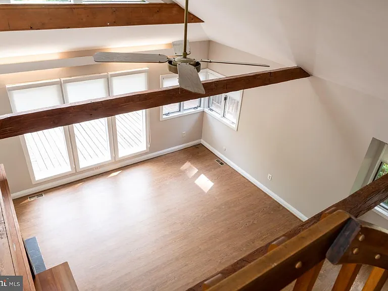 2031 Hillside Dr — Photo 31