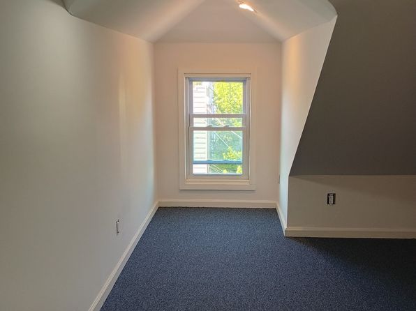189 Mott Ave FLOOR 2