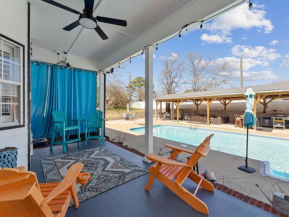 2nd image of 1950 Pleasant Ridge Loop