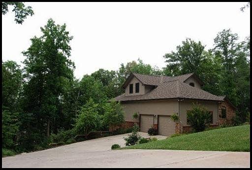 3rd image of 5312 Beverly Oaks Dr