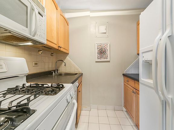 5th image of 69 W 9th St APT 7J
