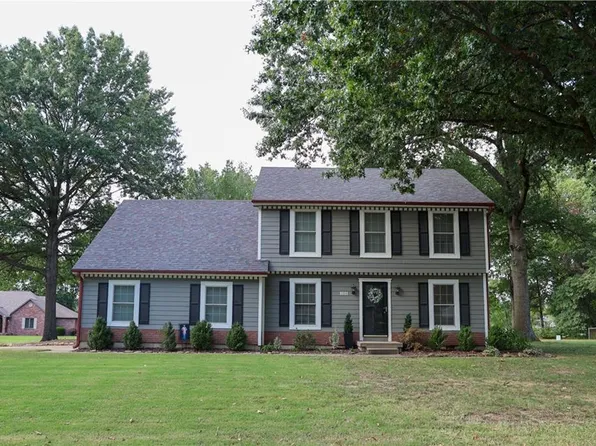 1011 Canterbury Rd, Pittsburg, KS 66762