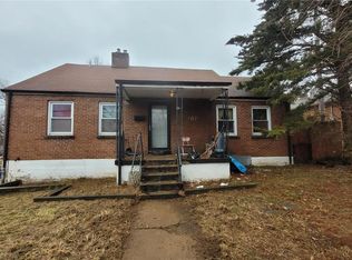 107 Woodstock Rd, Saint Louis, MO 63135