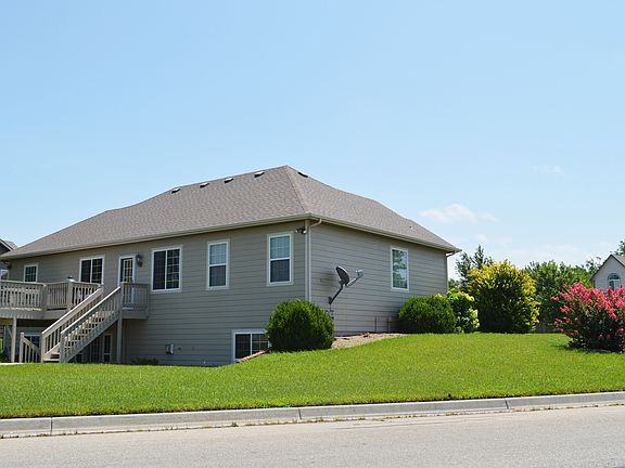 5th image of 1735 N Columbine