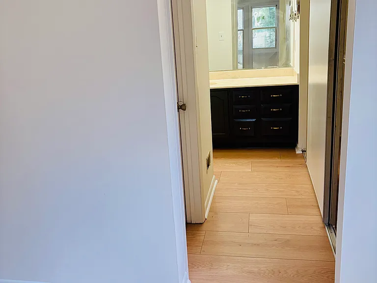1556 Beachview Dr — Photo 9
