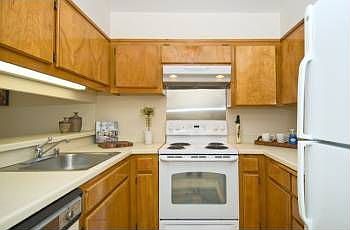 4th image of 900 Bush St APT 205