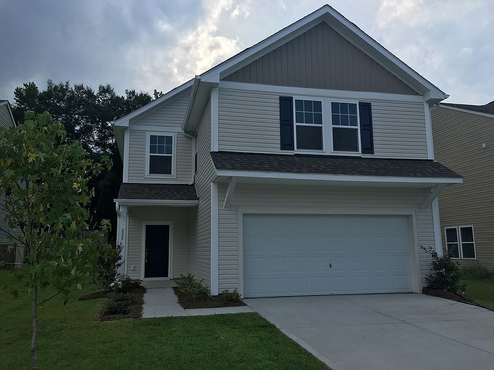 1st image of 220 Medford Dr