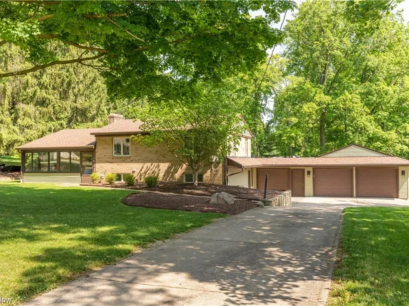 1403 Grove St NE, Canton, OH 44721