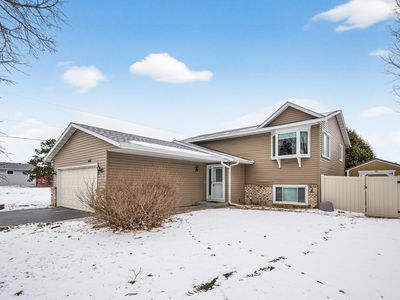 9656 Thomas Ave N, Brooklyn Park, MN, 55444