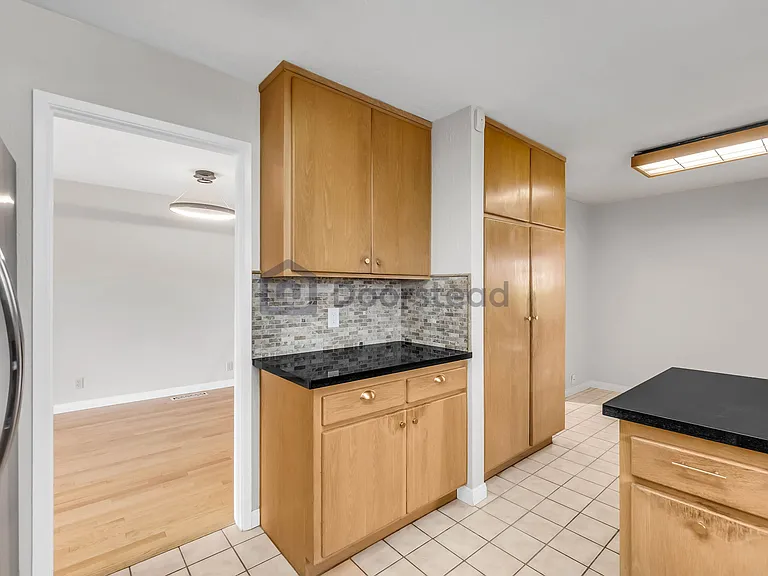 2913 Bayview Dr — Photo 10